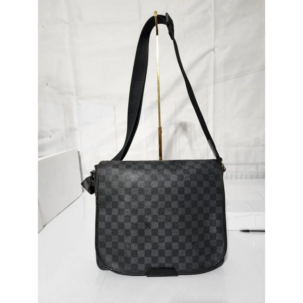Louis Vuitton Damier Graphite Renzo Messenger Bag Grey/Black